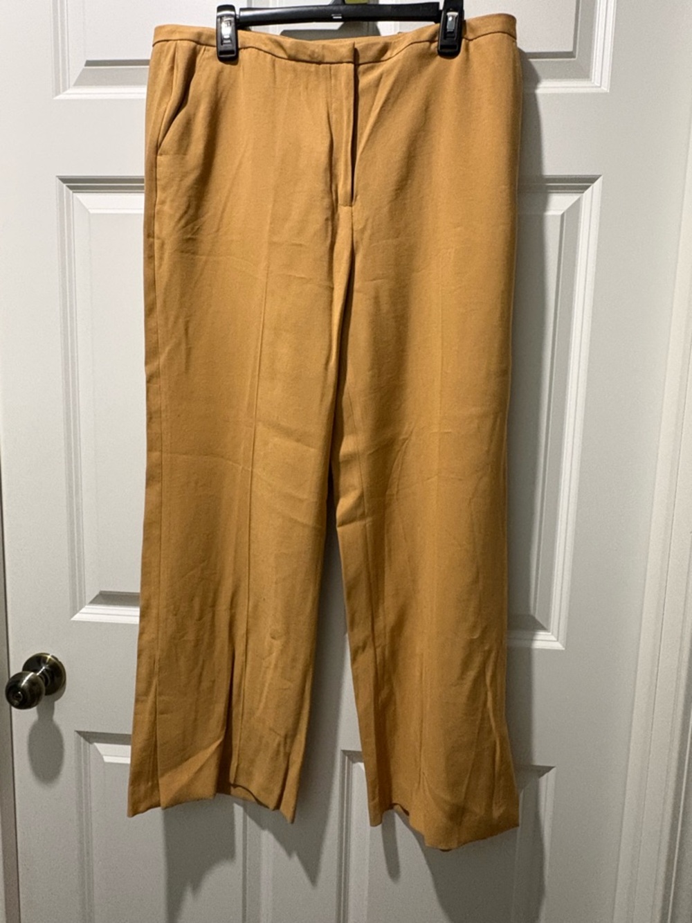 DKNY Women's Trousers in Mustard